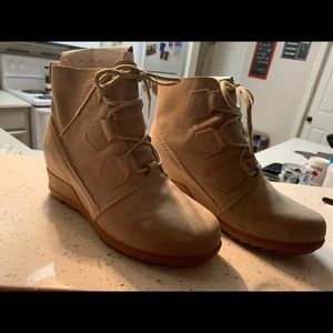 Sorel Evie Lace Boots